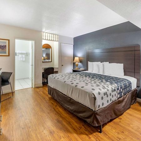Econo Lodge On Historic Route 66 Barstow Esterno foto